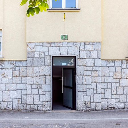Large Two Bedroom Family App - Free Parking Ljubljana Luaran gambar