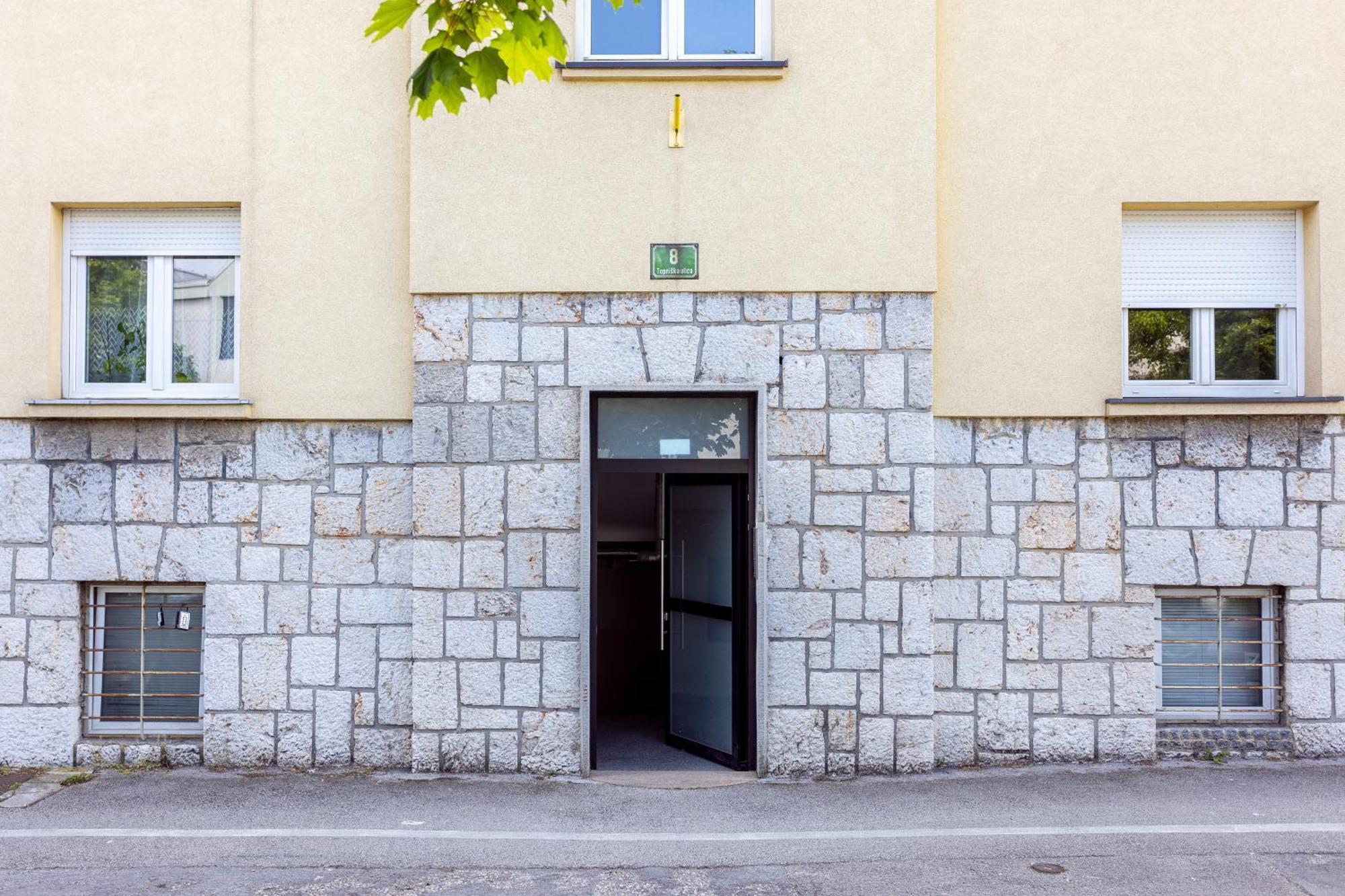 Large Two Bedroom Family App - Free Parking Ljubljana Luaran gambar